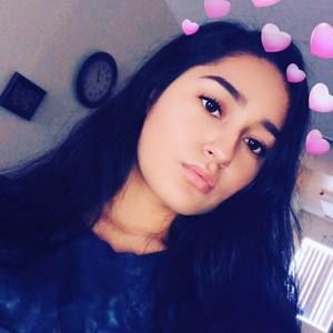 Meet your Posher, Davina